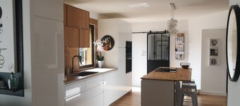 VILLA WITH SWIMMING POOL 15 MINUTES FROM LYON