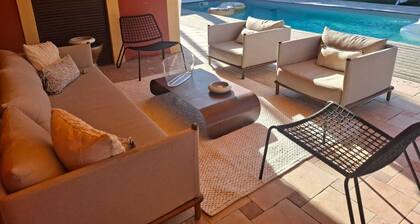 VILLA AVEC PISCINE 15 MINUTES DE LYON