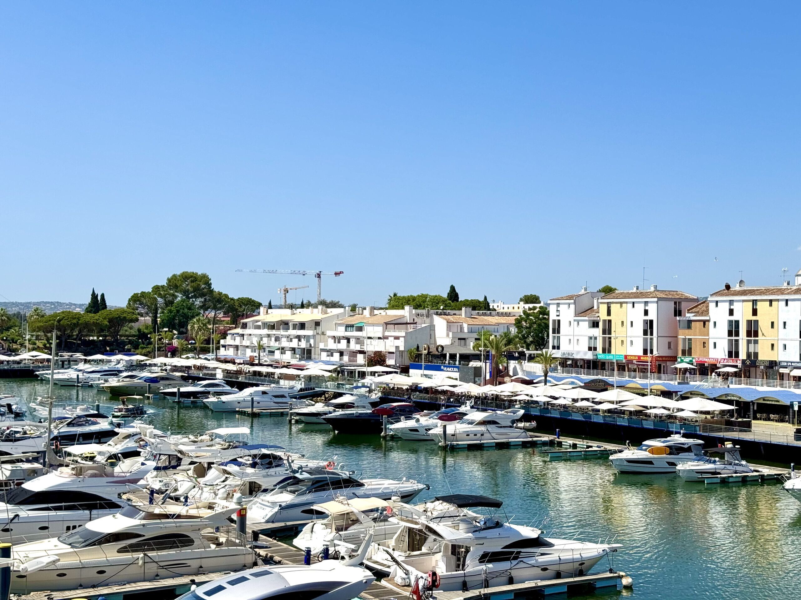 Marina/club náutico