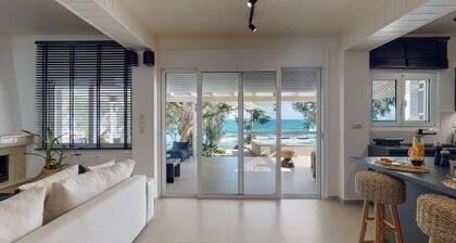 NIKKON LUXURY LIVING is a luxury private villa, in top of the sea.Enjoy LUXURY.