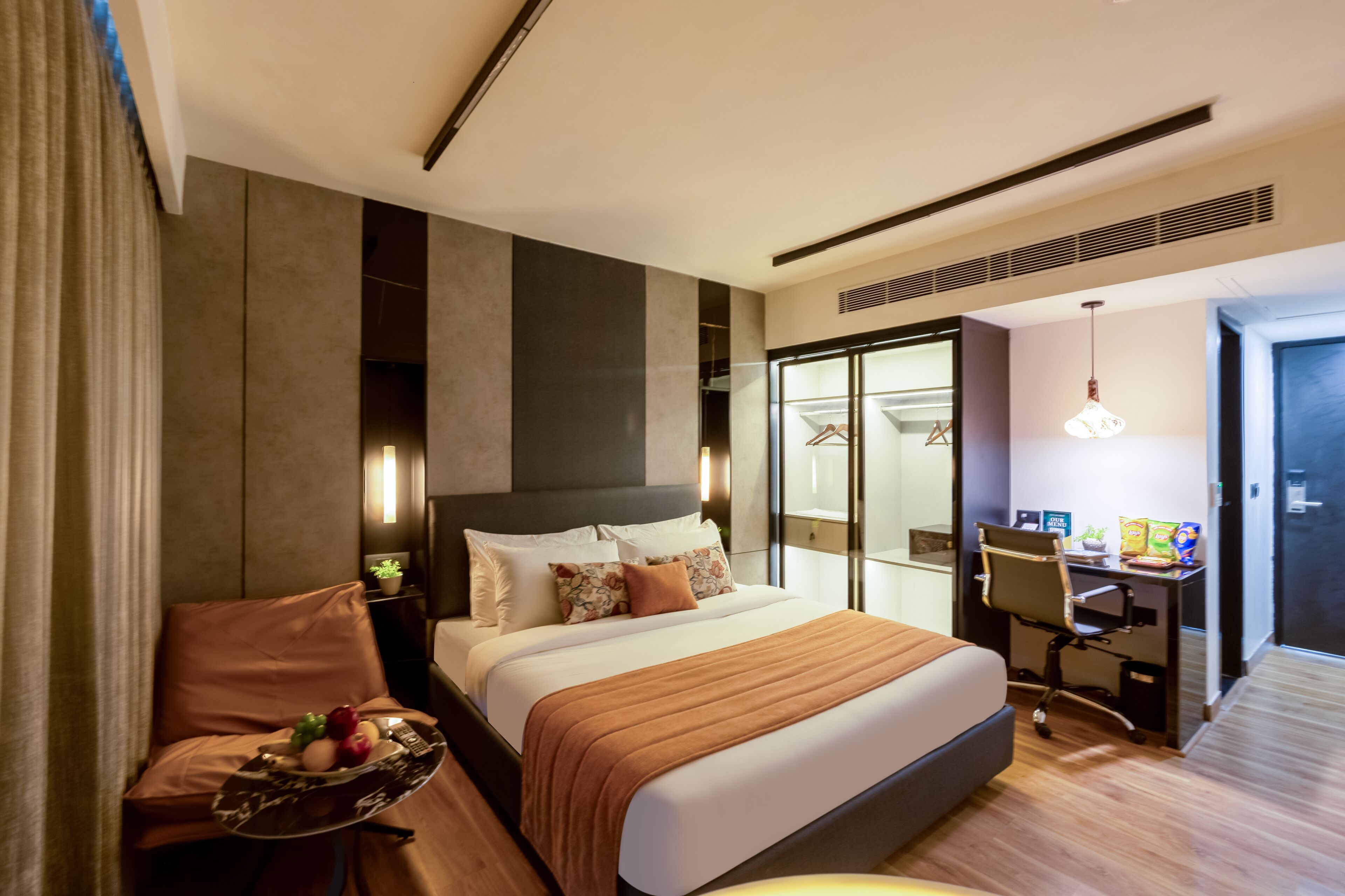 Premium bedding, minibar, in-room safe, laptop workspace