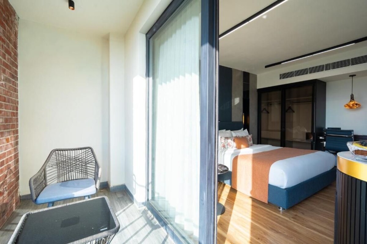 Business Double Room, Non Smoking | Balcony