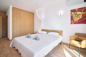 2 chambres, fer et planche à repasser, Wi-Fi gratuit, draps fournis