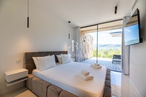 5 bedrooms, free WiFi, bed sheets