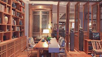 Área de estar no saguão