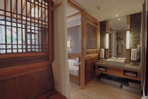 Classic Twin Room, Courtyard View | Bathroom