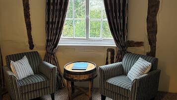 Deluxe Double Room, Garden View | Soundproofing, free WiFi