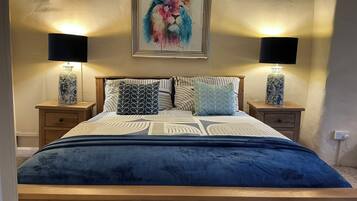 Deluxe Double Room, Garden View | Soundproofing, free WiFi