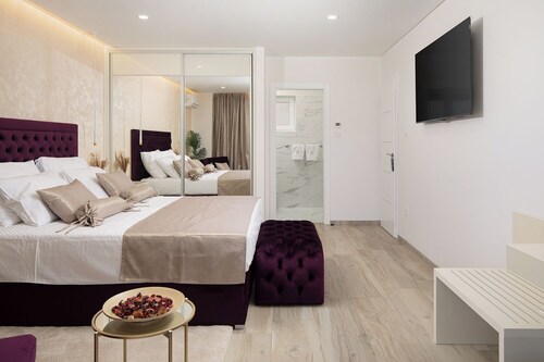 VALBRIONE -Luxury Room & Suites