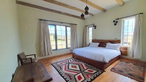 Individually decorated, individually furnished, free WiFi, bed sheets - Lux Suites Leilani Annex Naivasha (Naivasha)