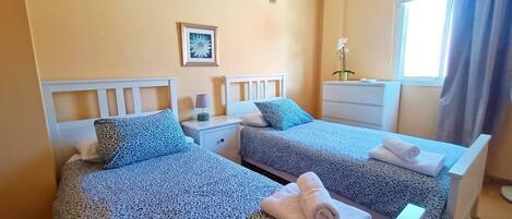 1 chambre, fer et planche Ă repasser, accĂšs Ă Internet, literie fournie