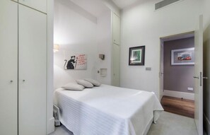 1 quarto, ferros/tábuas de passar roupa, Wi-Fi, roupa de cama