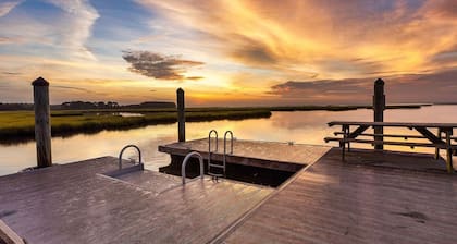 Coastal Luxury Townhome; Home Arcade, Pools, Pet-Friendly, Gym, Close to Beaches