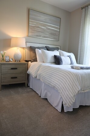 4 bedrooms, desk, iron/ironing board, travel cot