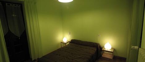 2 habitaciones, tabla de planchar con plancha y wifi