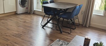 Charming 2-bedroom apartment in Pleasant Shrewsbury with WiFi and gated parking.