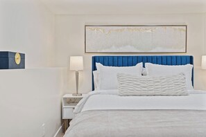 4 bedrooms, desk, iron/ironing board, travel crib - Stylish Luxury Stay in SLC (Salt Lake City)