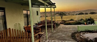 100% Green Eco with solar Brandberg view and stargazing, cottage nestled in Uis.