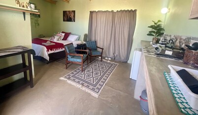 100% Green Eco with solar Brandberg view and stargazing, cottage nestled in Uis.