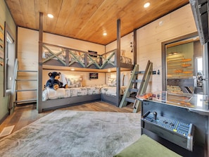 4 habitaciones, escritorio, wifi gratis y ropa de cama 