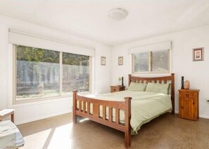 Deluxe House, Patio, Hill View