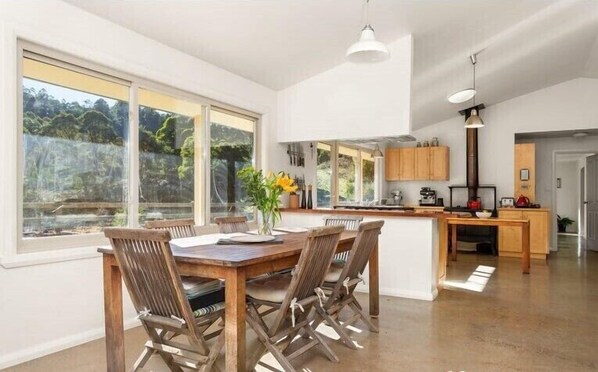 Deluxe House, Patio, Hill View | Living area