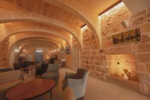 TV connectée de 47 pouces avec chaînes par câble