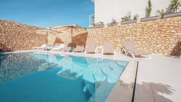 Außenpool (je nach Saison geöffnet)