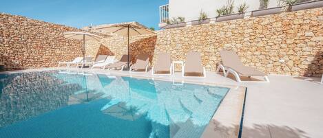 Außenpool (je nach Saison geöffnet)