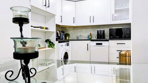 Mikrobølgeovn, ovn, opvaskemaskine