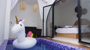 デスク、ノートパソコン用作業スペース、WiFi (無料)