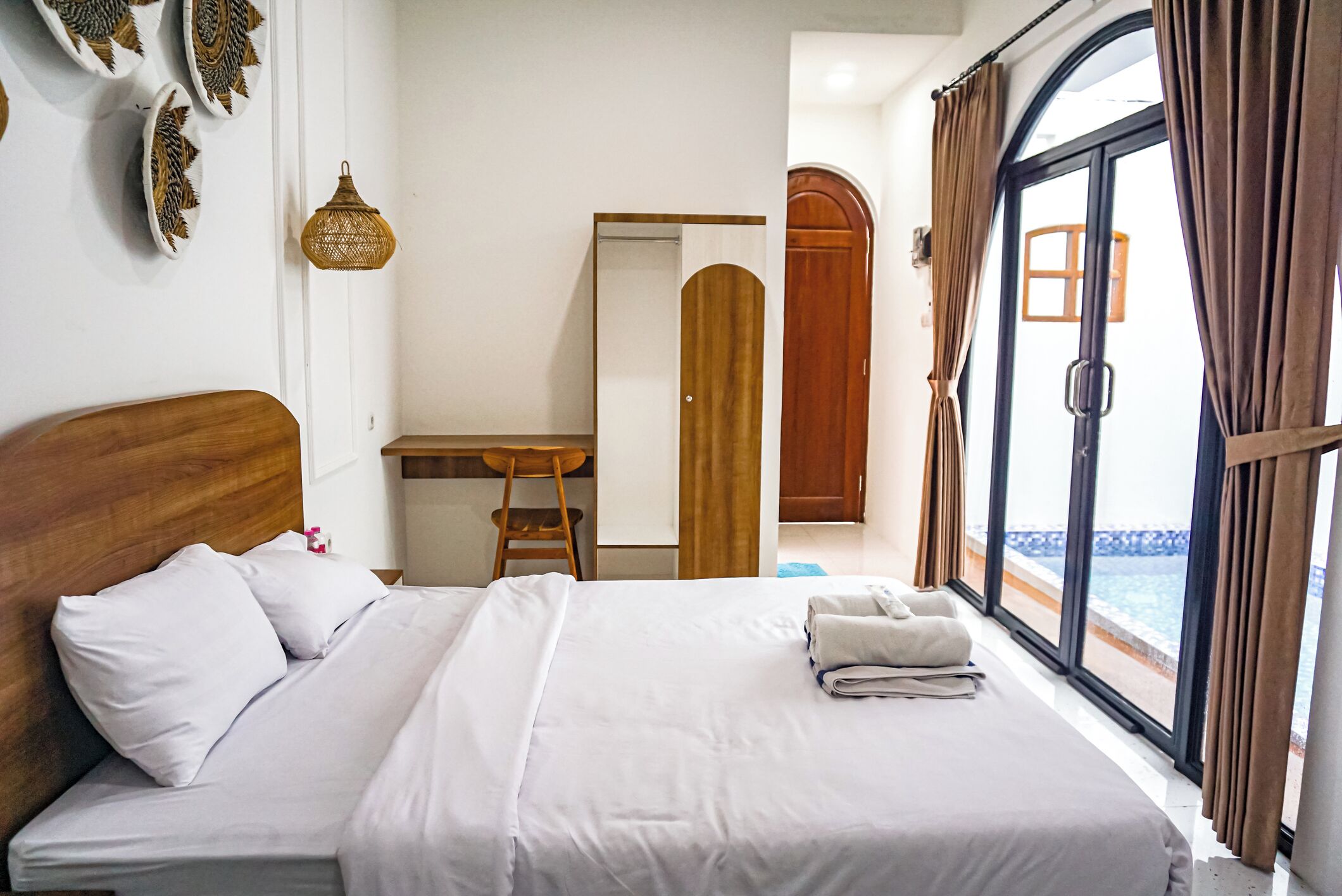 Habitación Deluxe, 1 cama Queen size | Escritorio, espacio para trabajar con laptop y wifi gratis 