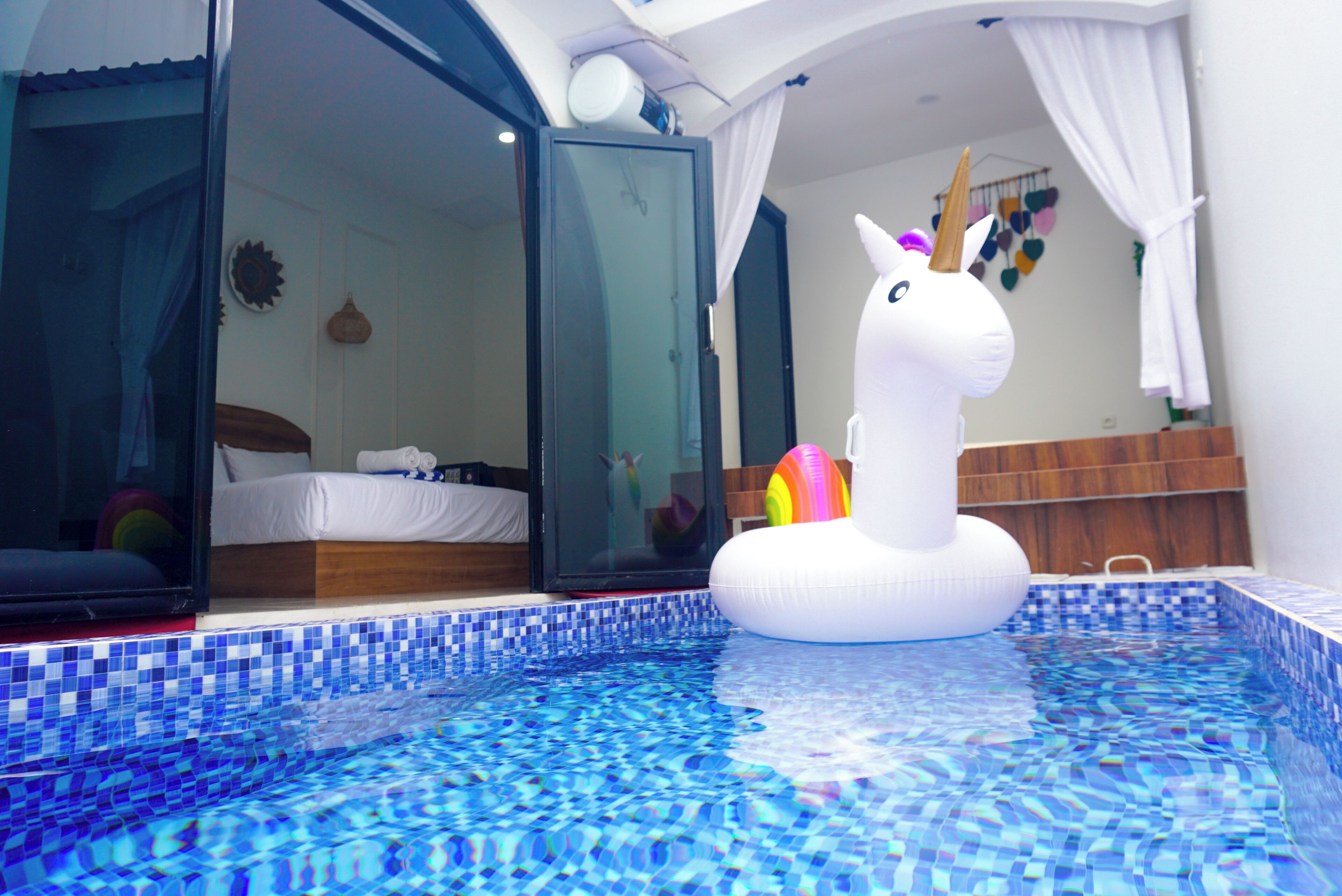 ファミリー ルーム ラナイ プールビュー | デスク、ノートパソコン用作業スペース、WiFi (無料)