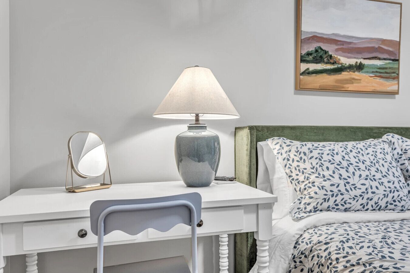 3 bedrooms, desk, iron/ironing board, travel crib