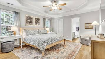 3 bedrooms, desk, iron/ironing board, travel crib