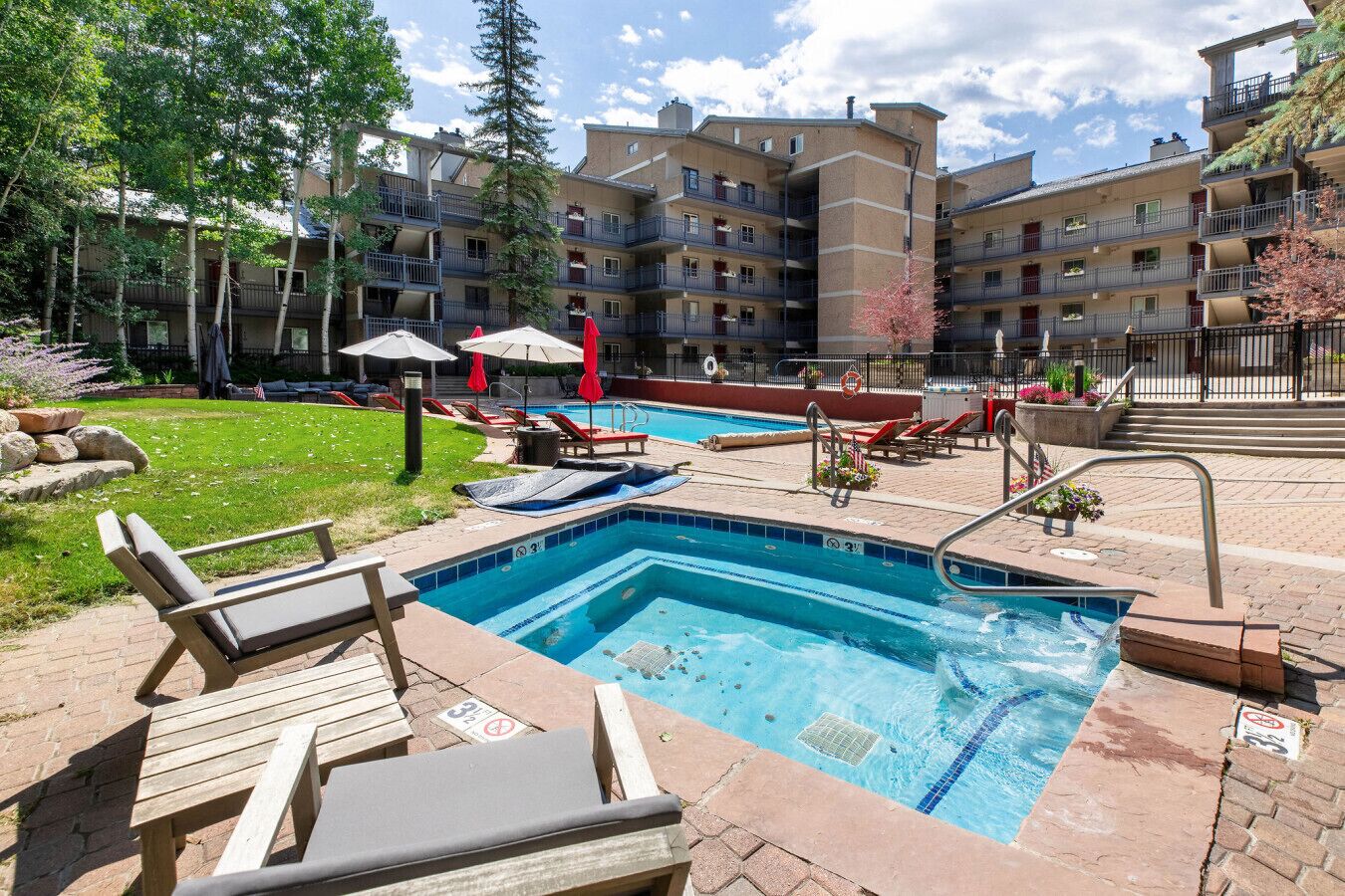 Et oppvarmet basseng