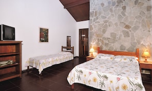 Classic Chalet, Beach View