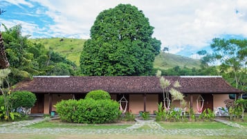 Classic Chalet, Beach View | Free WiFi