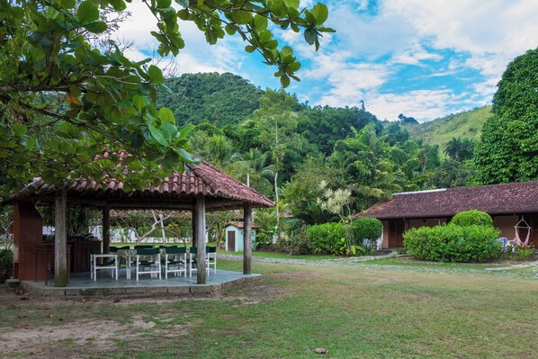 Área de parrillas y picnic