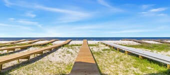 Beachfront Mojo- Brand New Gulf Front Town-home!