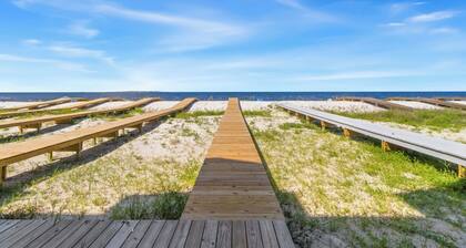 Beachfront, Stunning Views & Direct Beach Access!