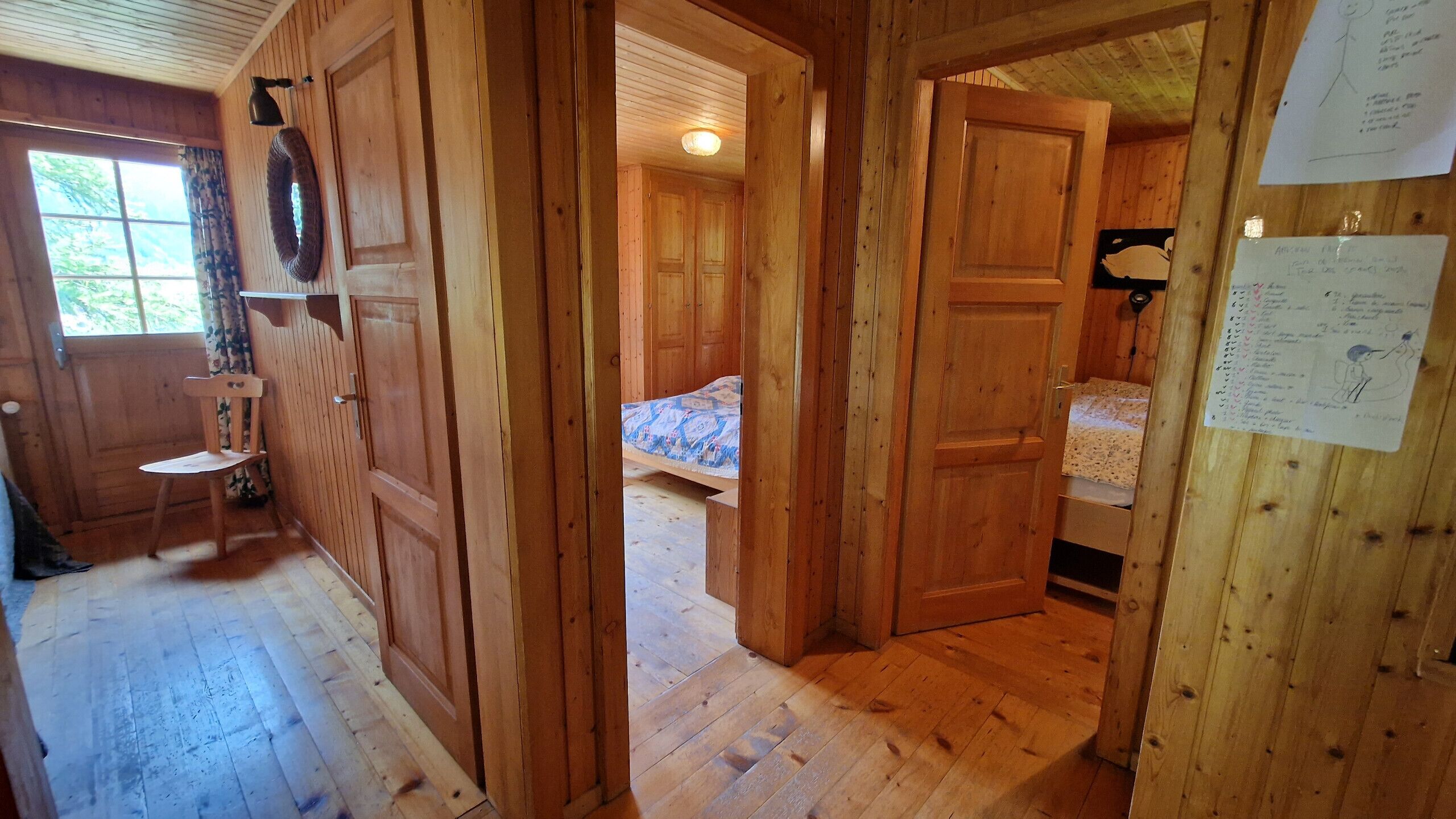 4 bedrooms, iron/ironing board, bed sheets