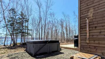 Bañera de hidromasaje al aire libre