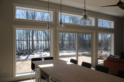 Waterfront retreat on Annapolis Basin - private; hot tub; fully equipped kitchen