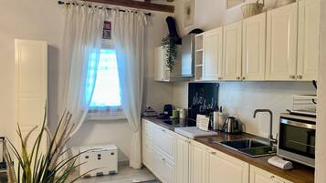 Mikrowelle, Ofen, Herdplatte, Geschirrspüler