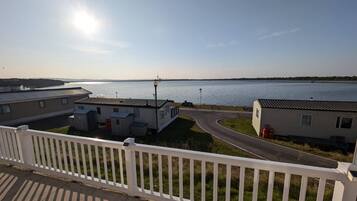 Apartment, 3 Bedrooms, Terrace, Garden View | Property grounds