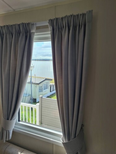 The Seaflower - With Lake Views