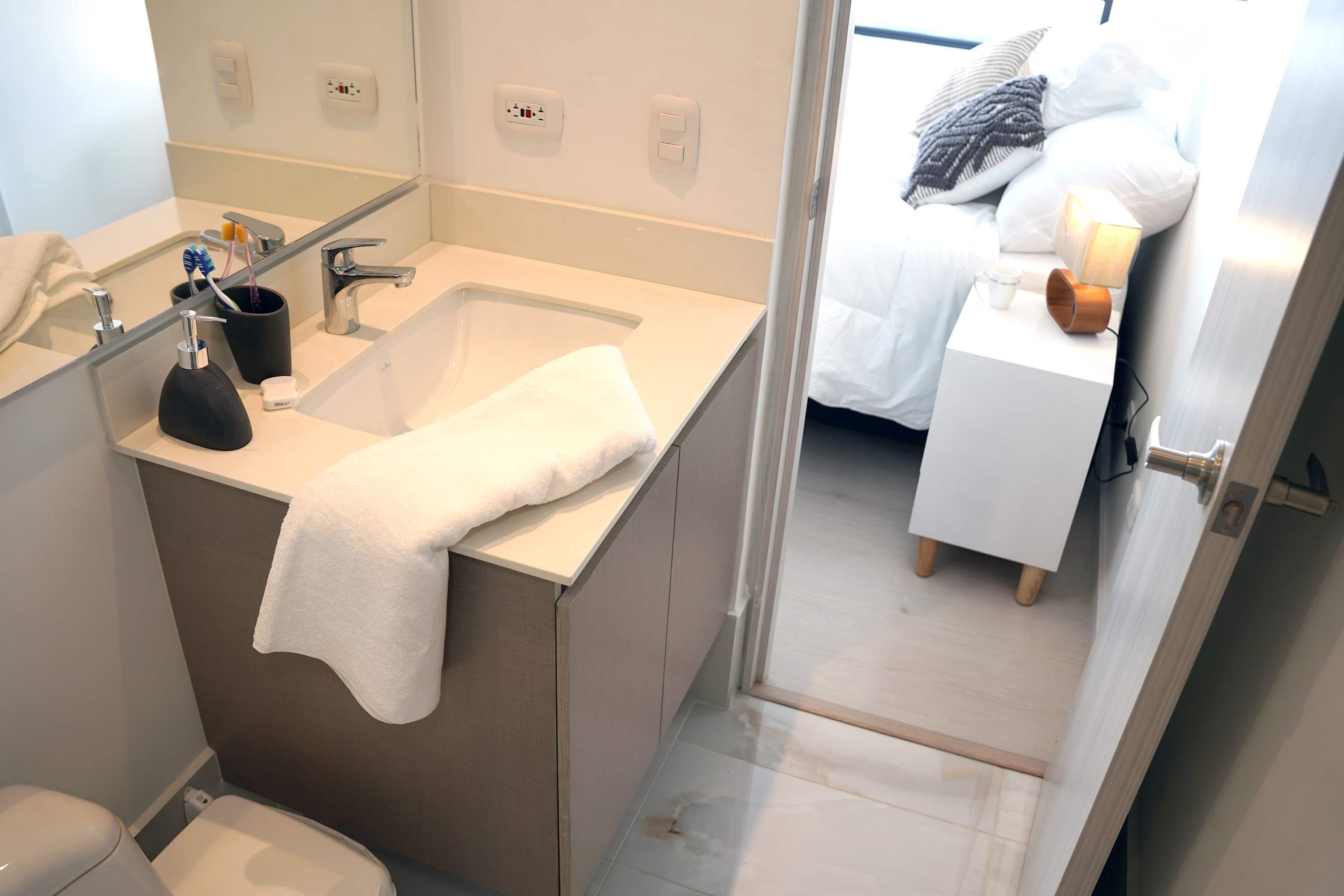 2 bedrooms, Internet