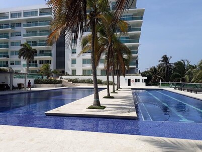 Luxury Entire 2 BR Condo Oceanfront In Cartagena