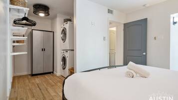 1 bedroom, desk, iron/ironing board, free WiFi